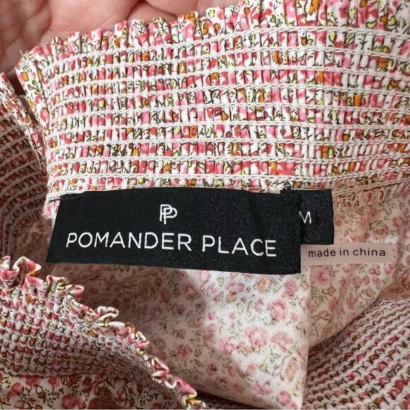 Pomander Place by Tuckernuck Floral Smocked
Modoc Blouse sz M - Picture 6 of 9